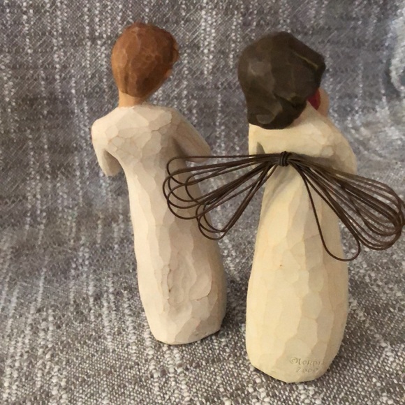 2 willow tree angels with hearts. Angel of the heart. - Picture 2 of 3